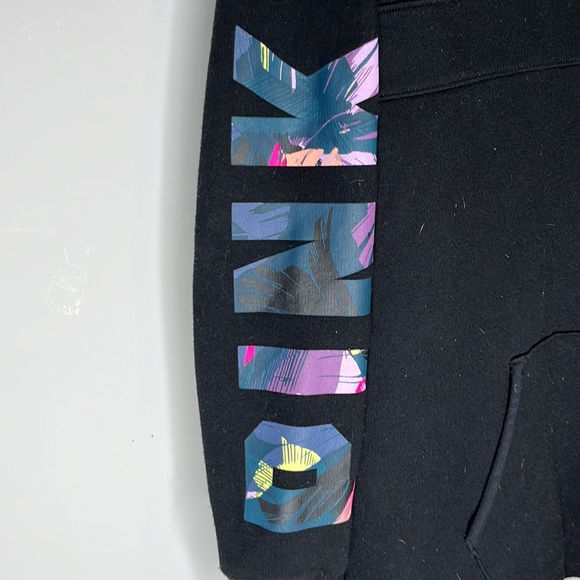 Victoria Secret PINK Crew Neck Pullover Graphic Sweat Shirt - Picture 5 of 12